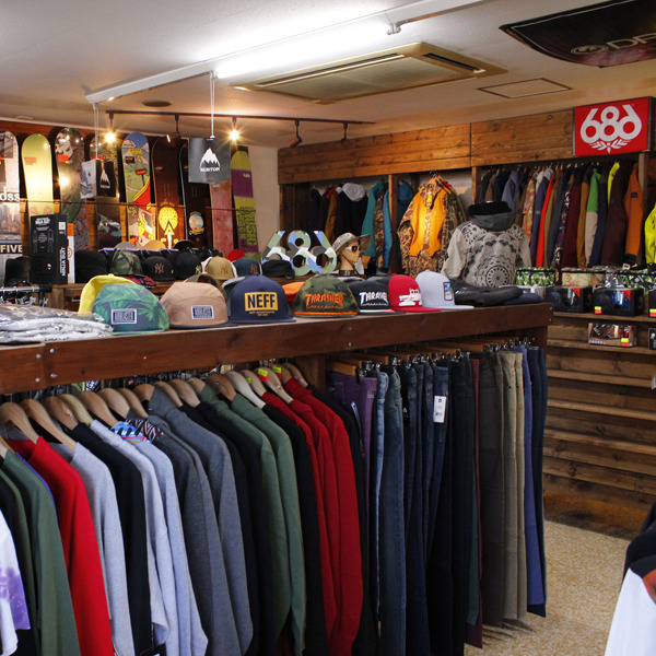 SNOWBOARD SHOP HOME