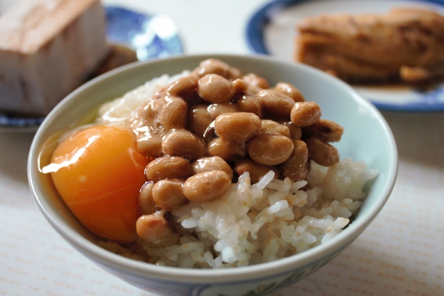 納豆 食べる と 便秘 に なる