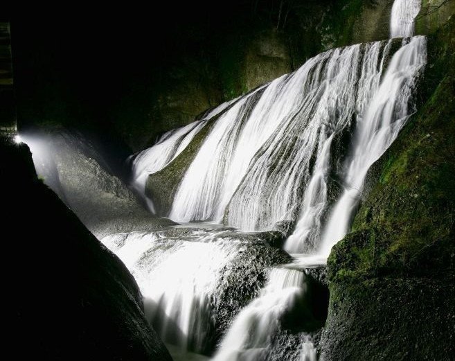 袋田の滝（茨城の紅葉スポット）｜いばナビ