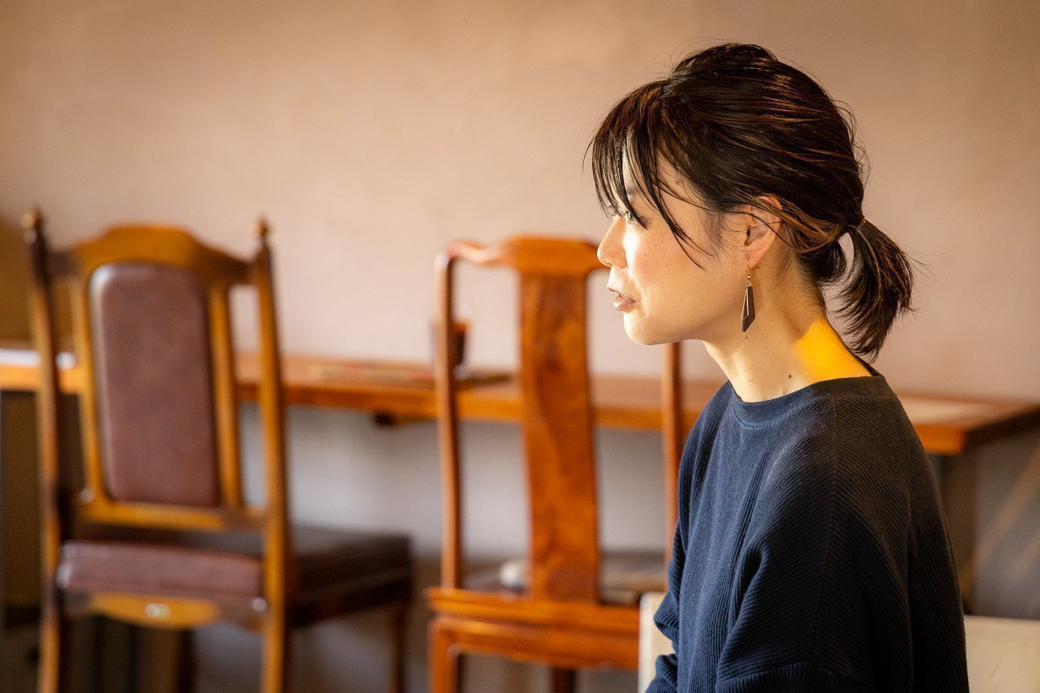 女性の横顔