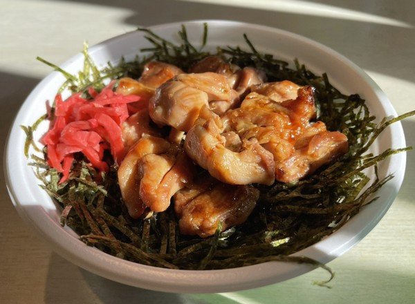 炭焼山地鶏じどっこ 焼き鳥丼