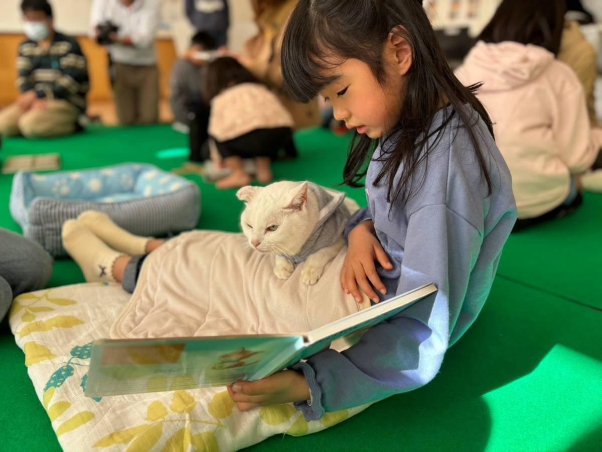 NPO法人アニマルセラピー協会
こどもから犬と猫への読み聞かせプログラム