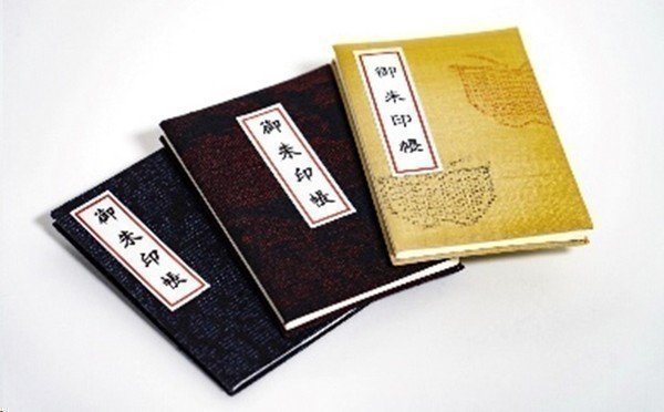 5月のワークショップ
御朱印帳作り(結城紬の表紙)