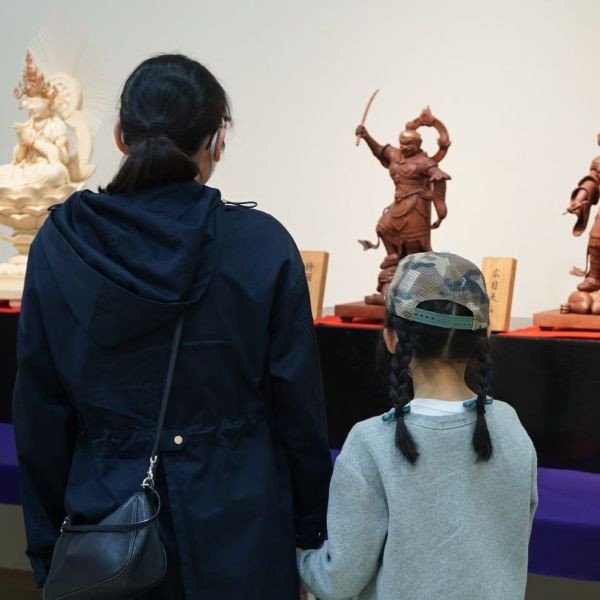 仏像彫刻展明展