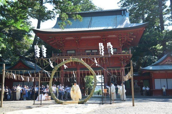 「茅の輪」くぐり無病息災
鹿島神宮 夏越大祓式