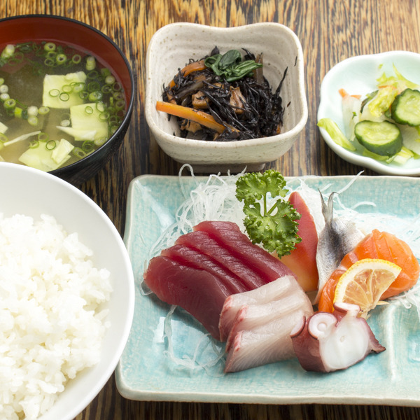 魚忠食堂